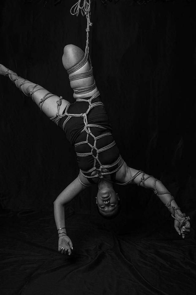 自残女孩，微信头像，自残女孩（当绳缚成为一种艺术表达）