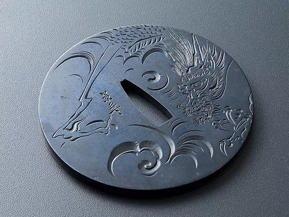 镡什么意思，镡怎么读（日本武士刀护手《刀镡》）