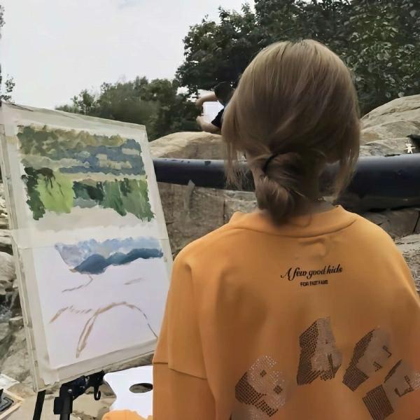 彩色头发妹妹可爱时尚，微信头像，彩色头发妹妹可爱时尚（看完图片我想染个彩虹头）