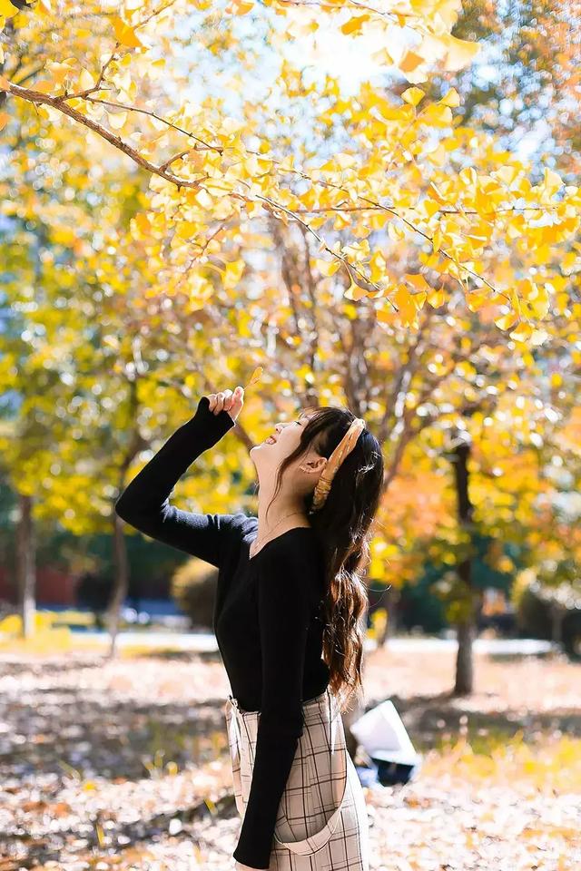 暖秋电视剧剧情介绍，暖秋电视剧百度百科（如何拍出让人心动的暖秋少女）