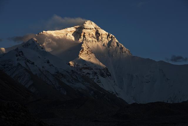 世界第一高峰，世界第一高峰第二高峰第三高峰（世界第一高峰珠穆朗玛峰）