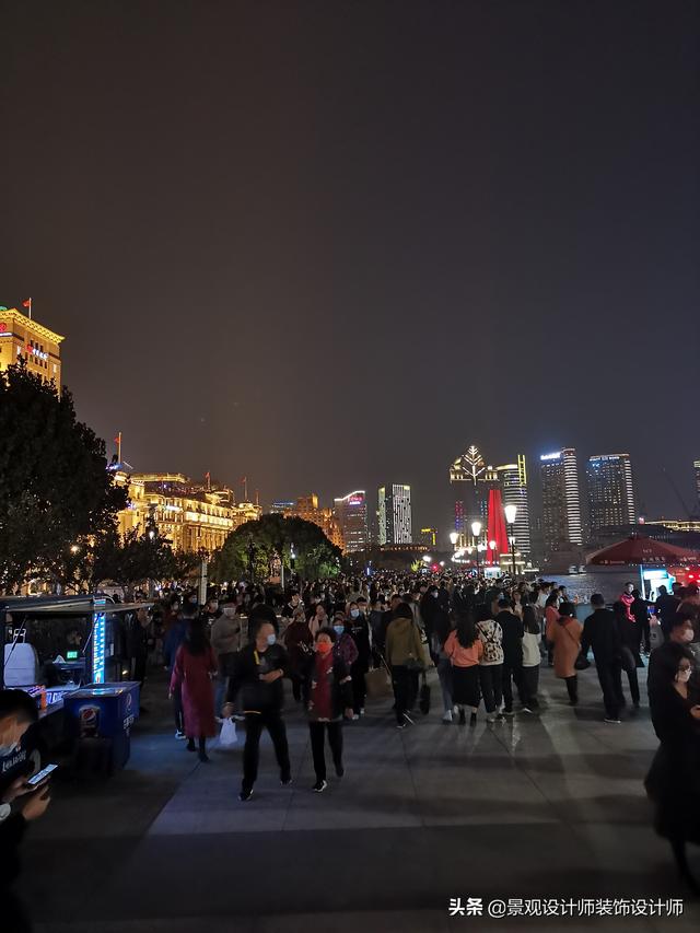 上海外滩夜景图片，外滩夜景美丽迷人让人流连忘返（上海市外滩夜景）