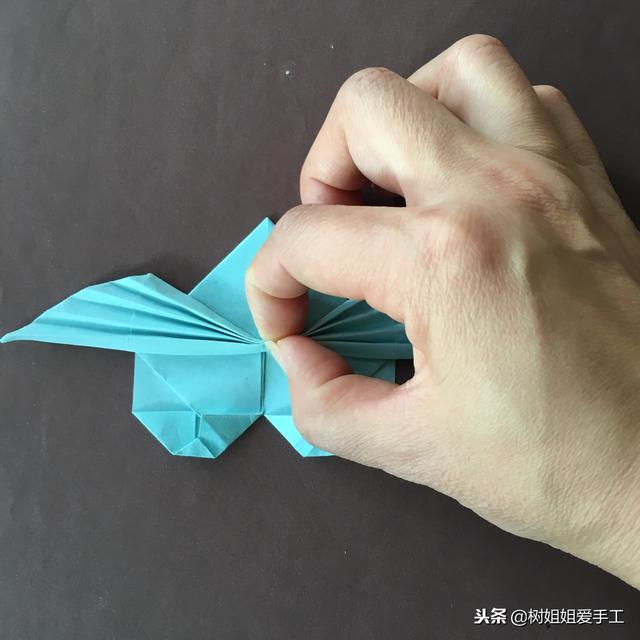 折纸带翅膀爱心，亲子折纸：带有翅膀的爱心