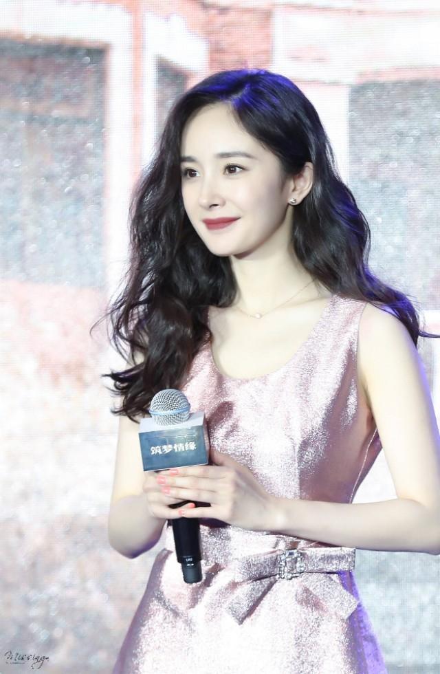 杨幂，微信头像，杨幂（适合壁纸或头像的一组）