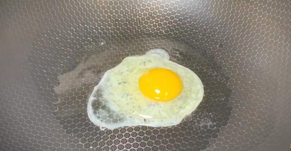 圖片[2]-【酸菜煎蛋面】做法步驟圖 酸爽美味 好吃又營養-起舞食譜網