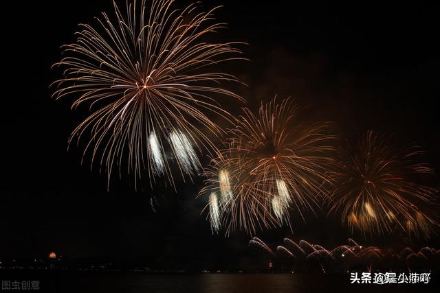 买花朋友圈文案，买花朋友圈文案简短（那些让人一眼惊艳的冷门文案）