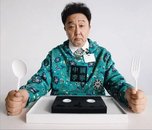 特步发布会中的PPT动画，特步广告语（新品融合中国元素获好评）