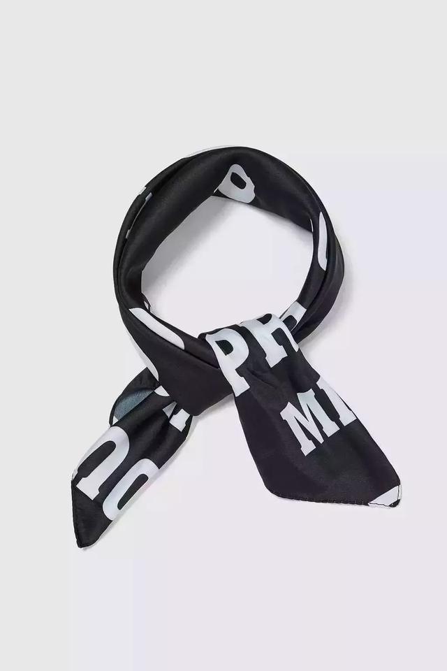 男士丝巾打法，男士方巾丝巾的系法（关于男士丝巾和它的系法）