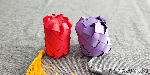 如何用一张纸折纸灯笼，如何用一张纸折纸灯笼视频（用四张纸条做成的折纸灯笼）