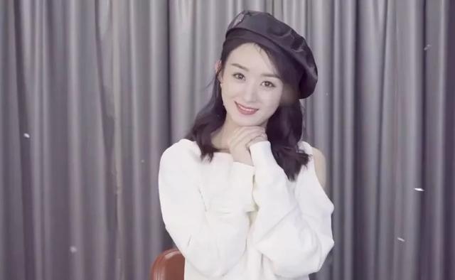 黑色帽子搭配，黑色帽子搭配浅色衣服（吴谨言的效果，差异不是一般大）