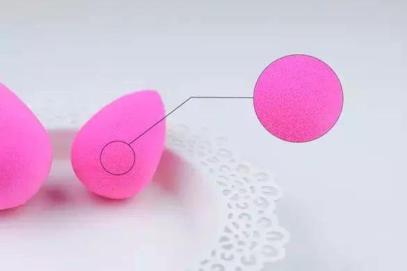 新粉扑的正确使用方法是什么，刚买的粉扑应该怎么用（一只“小小”的海绵粉扑居然有“百种”使用方法）