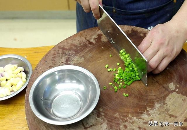 大虾怎么炒好吃，大虾怎么炒好吃又简单的做法（想吃虾不用再去饭店了）