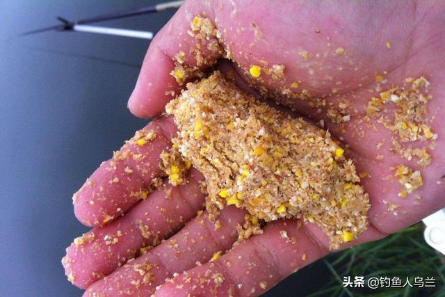 野钓打窝的钓鱼技巧，野钓打窝技巧与方法（打窝的几个技巧让你钓鱼收获满满）