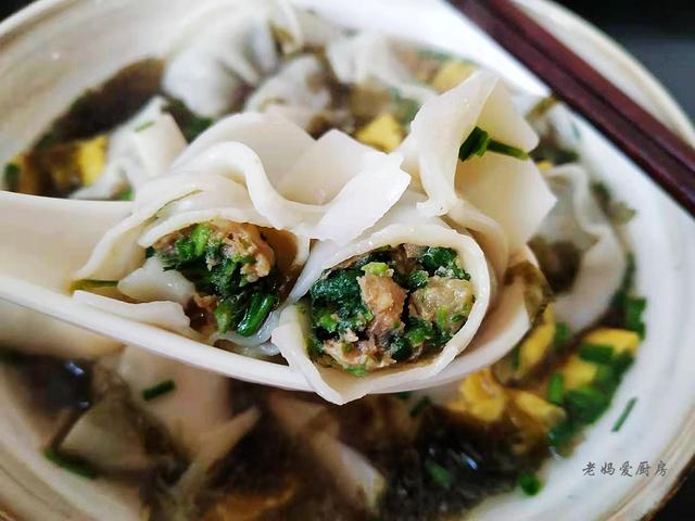 荠菜猪肉馅馄饨怎么调好吃，在我们家，但凡想不出要吃什么