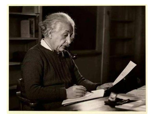 爱因斯坦的预言，爱因斯坦三个预言（爱因斯坦4个重要预言）