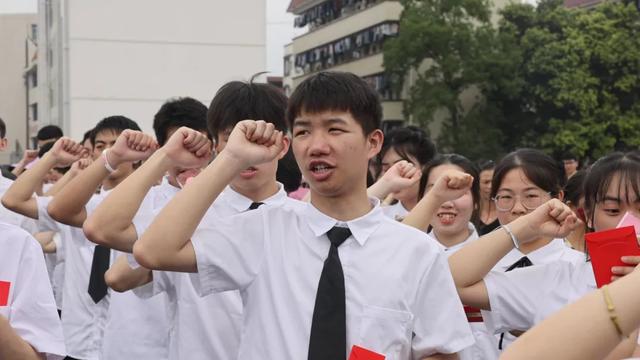 成人礼祝福短语，成人礼简短祝福语（以梦为马）