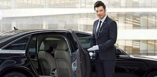 附近女老板招c1司机，急招司机7000元（富婆招聘司机月薪8万）