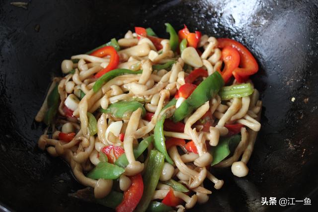 白玉菇不焯水有毒吗，白玉菇需要焯水吗（教你一招不出汤、口感滑嫩、味道香）