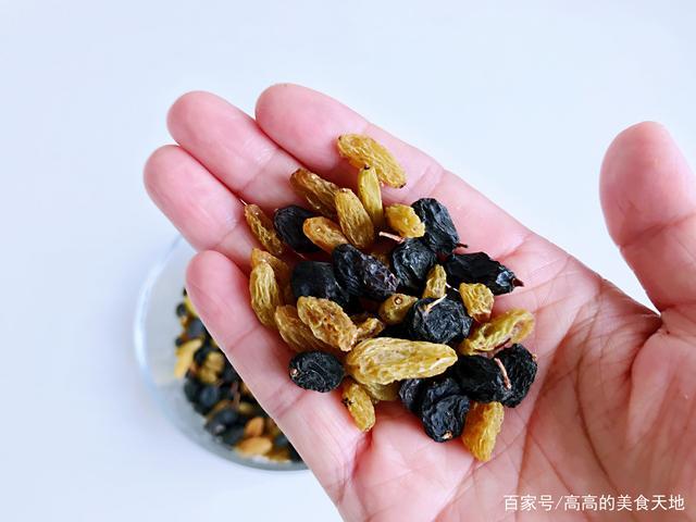 葡萄干怎么吃最有营养（葡萄干的功效与作用及食用方法）