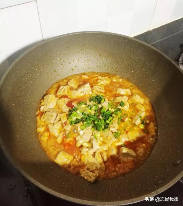 做豆腐的石膏粉有毒吗，豆腐放石膏粉吗（亲朋好友吃了都会夸赞你）