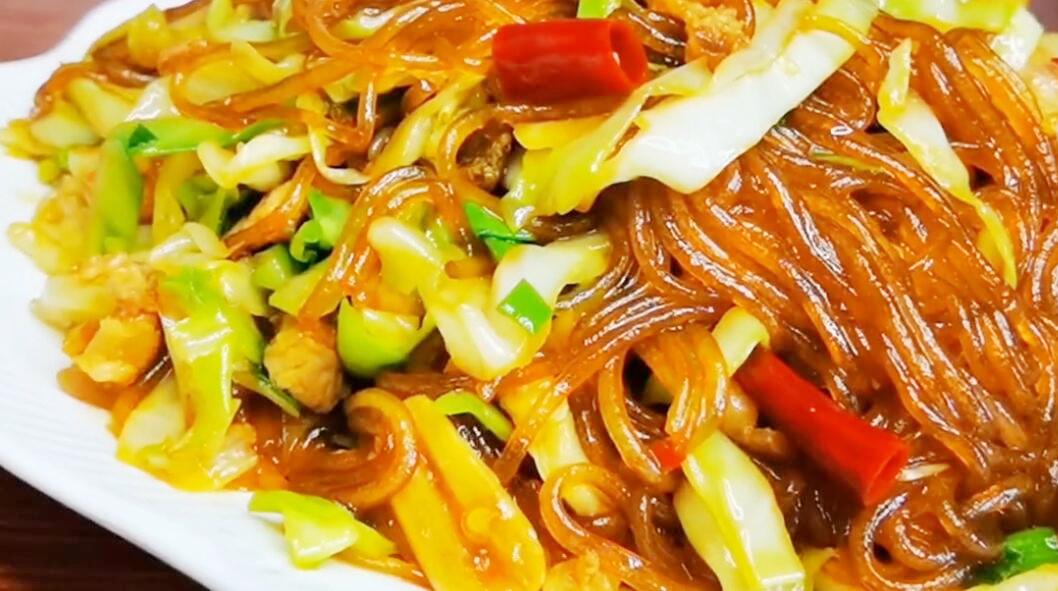 图片[6]-【包菜炒粉条】做法步骤图 难怪以前炒粉条老粘锅 技巧全在这-起舞食谱网