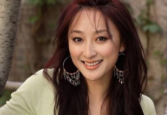 孙云玲和洪雁同一个人，孙云玲（甩怀孕港姐被骂沦为茶农）