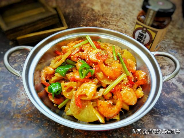 家常干锅虾的做法，干锅虾的做法 家常（自己在家做好吃又实惠）