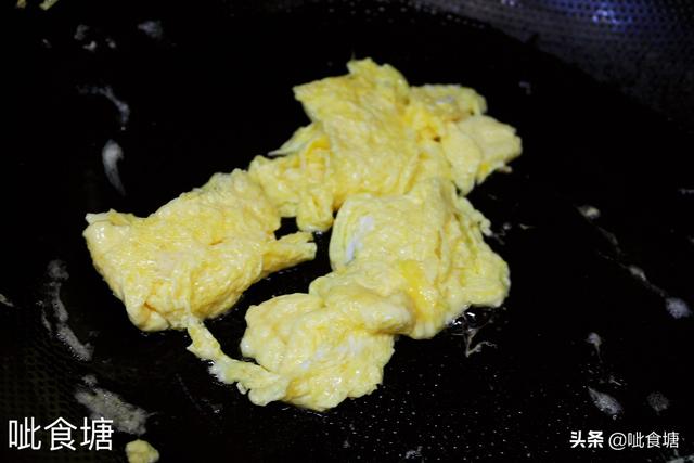 炒黄瓜怎么做好吃，鸡蛋炒黄瓜怎么做好吃（好吃好看的黄瓜炒虾仁）