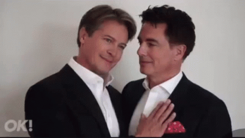 火炬木小组下载，英国最甜情侣是他俩（火炬木小组第一季在线下载）