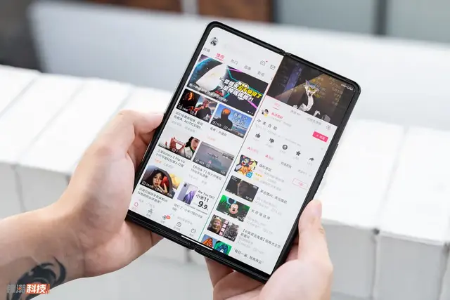 kimoji，极具个人风格：美国影星（kimoji怎么读）