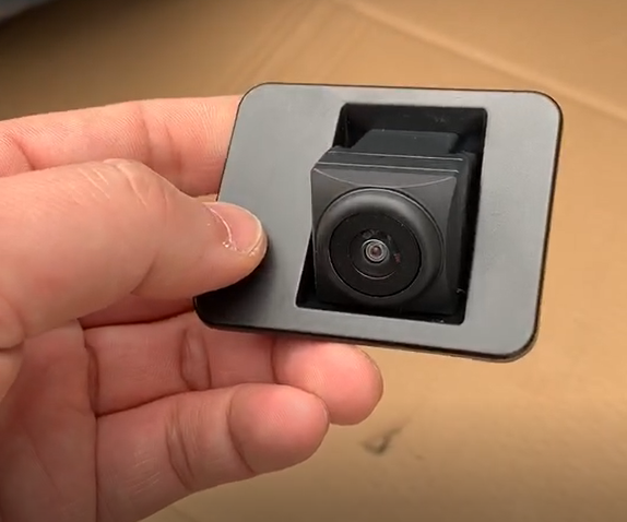 倒车影像怎么安装，倒车影像摄像头安装方法详解（自己动手装了个倒车影像）