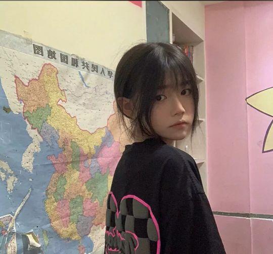 好看微丧女头，微信头像，好看微丧女头（INS黑色微丧系女生头像）