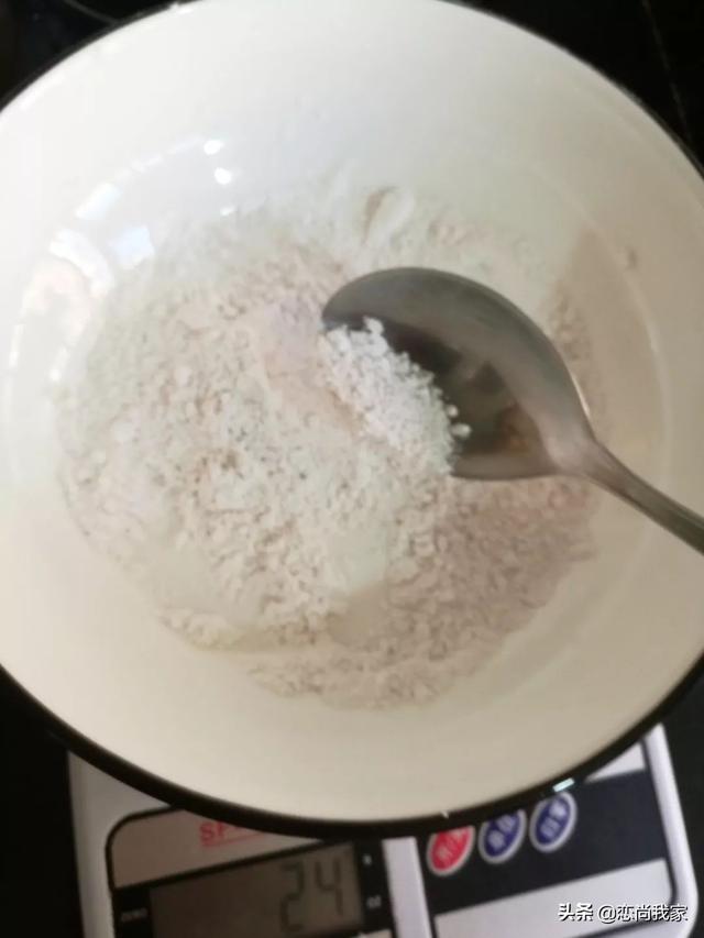 做豆腐的石膏粉有毒吗，豆腐放石膏粉吗（亲朋好友吃了都会夸赞你）