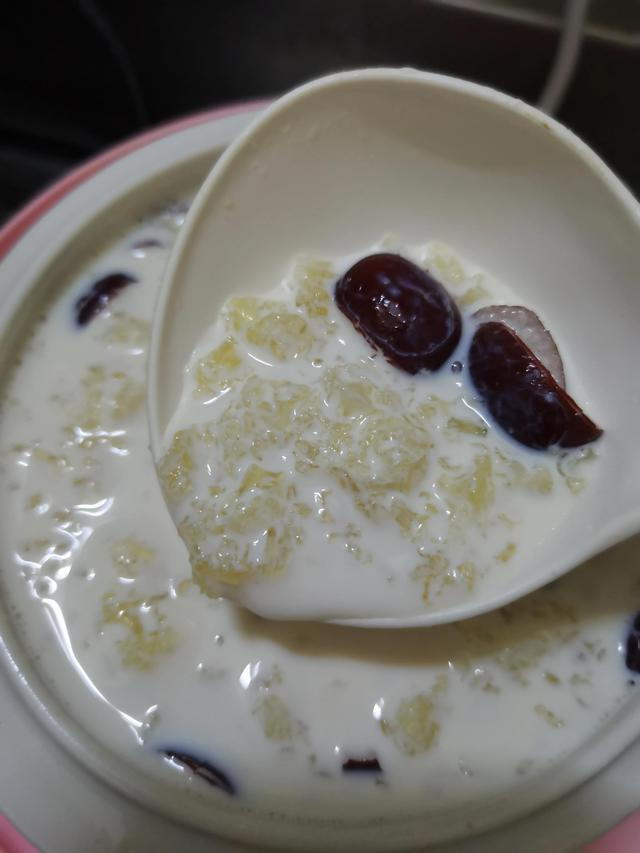 做燕窝丝窍门，燕窝丝做法教程视频（牛奶炖燕窝丝）