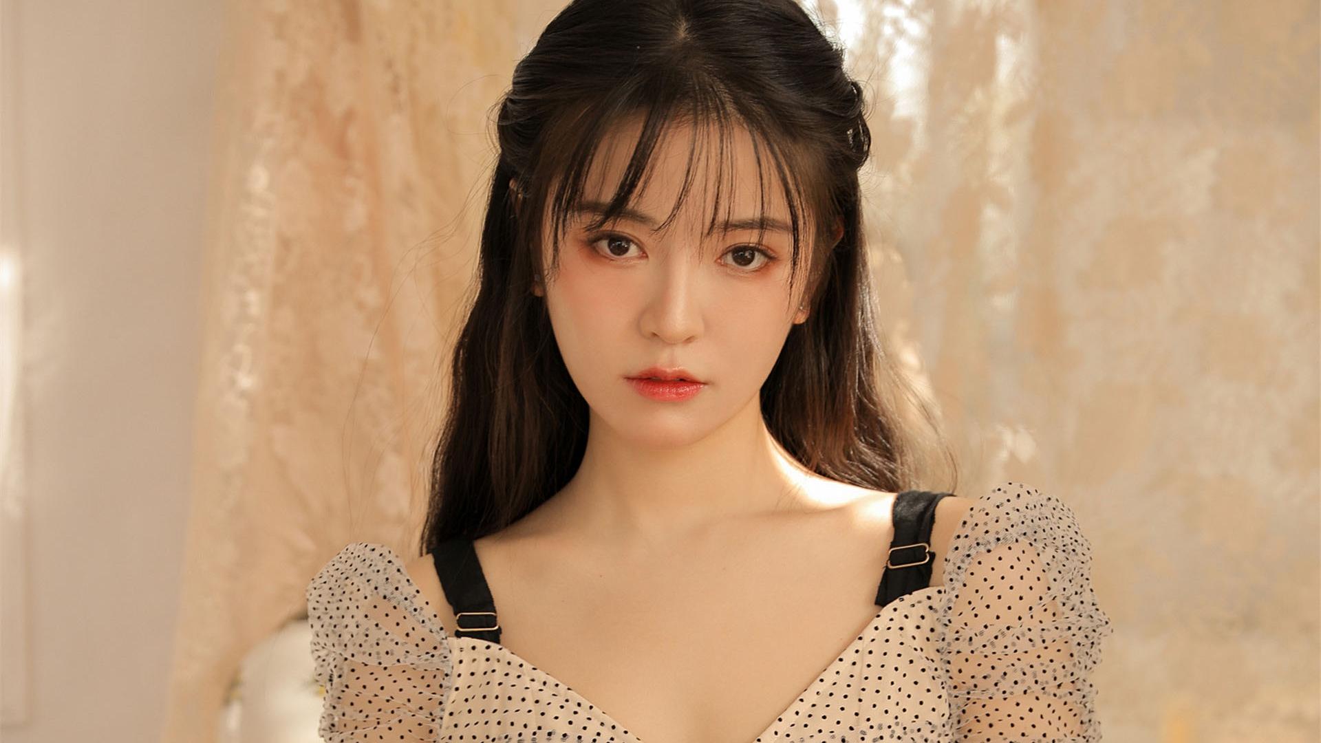 和内向的女生聊天，和内向的女生聊天好累（内向的女生，如何正确的追）