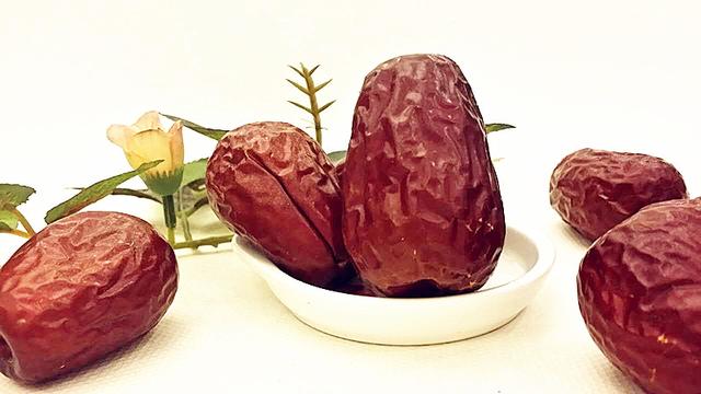 食用夏威夷果的功效和禁忌，夏威夷果的功效和作用及禁忌（适合孕妇食用的十大坚果）