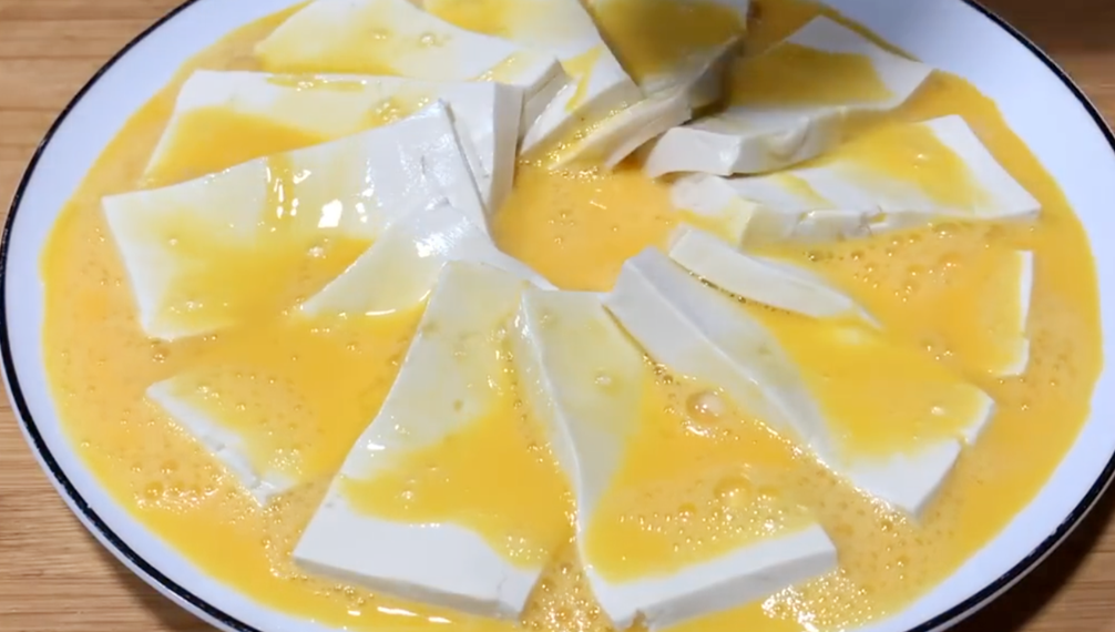 圖片[4]-【雞蛋包豆腐】做法步驟圖 上桌孩子們都搶著吃-起舞食譜網