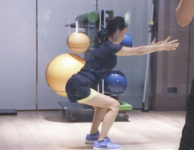 那英年龄今年多大了，那英今年有多大年龄（饭桌上手舞足蹈太豪迈）