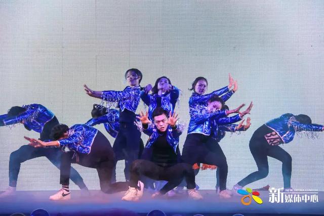 外婆的澎湖湾串词，外婆的澎湖湾串词主持人（2019元旦晚会）