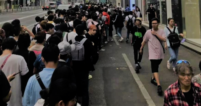 crocs是什么牌子，crocs是什么牌子女包（史上最丑鞋王，为何突然爆火）