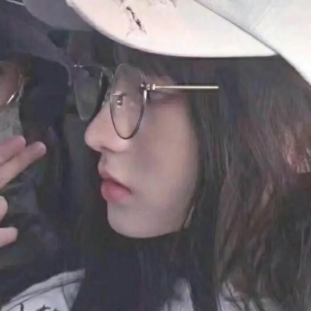 男女真人情头一男一女 想我了就过来找我.，微信头像，男女真人情头一男一女 想我了就过来找我.（情头珍藏馆：男生）