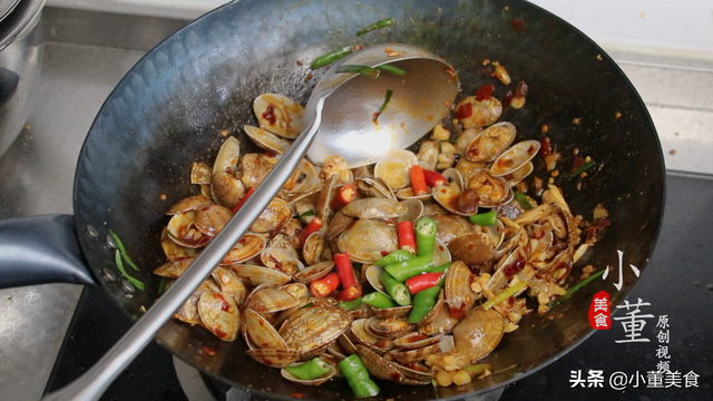 大贝壳怎么做好吃，炒出来鲜嫩入味