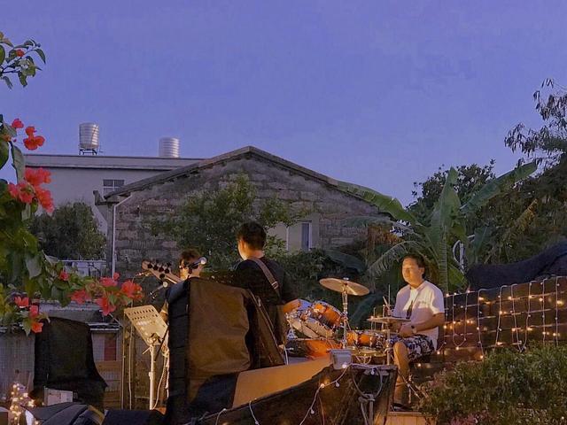 涠洲岛在哪里，涠洲岛和鼓浪屿哪个好玩（这10个地方强烈推荐你去）