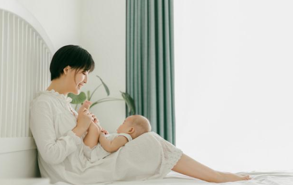杨茗茗发文宣布离职，杨茗茗的老公是谁（央视“最美”女主播杨茗茗）