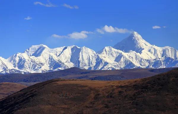 重庆海拔多少米，重庆主城海拔最高点（四川、云南、重庆、贵州、陕西五省市海拔最高点和最低点谁最强）