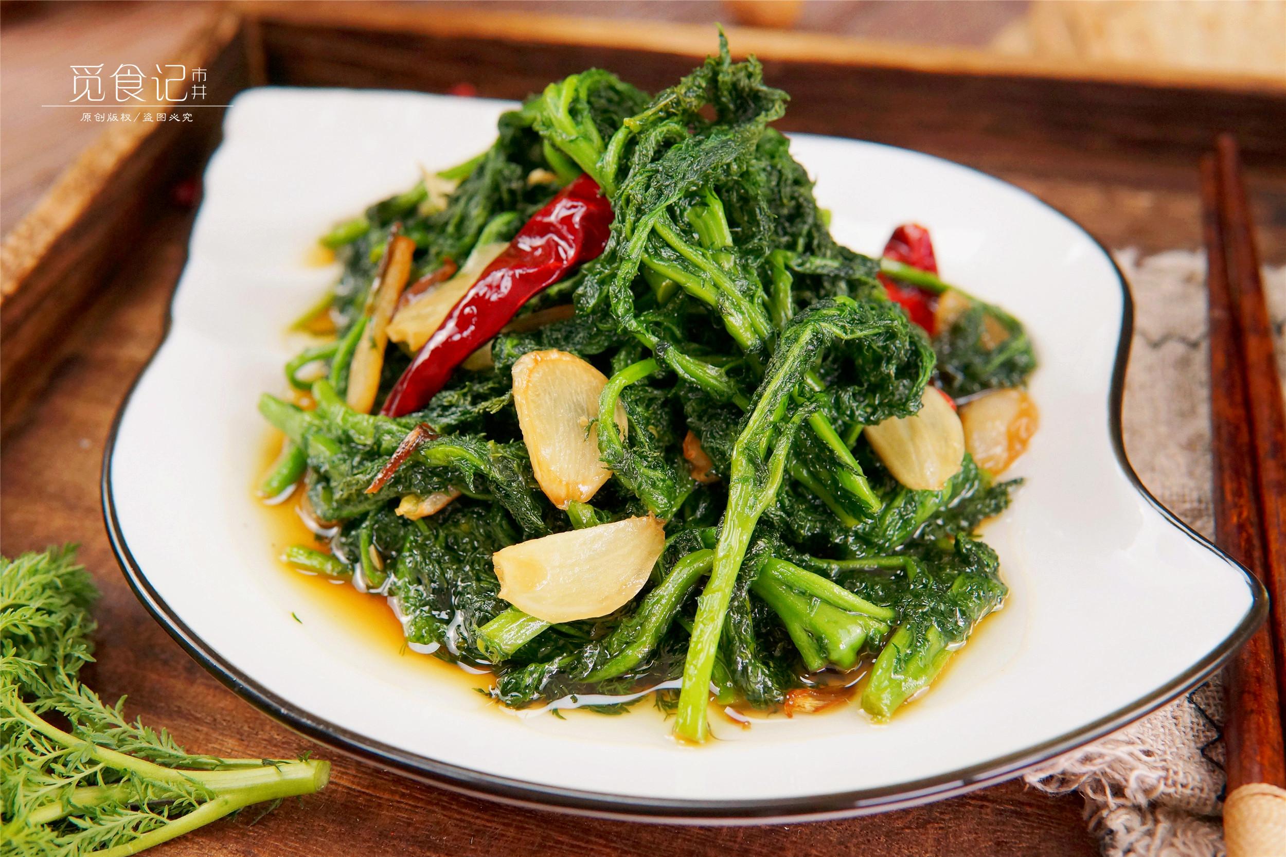 黄蒿的功效与作用图片(这种野菜成片长) - 行就行