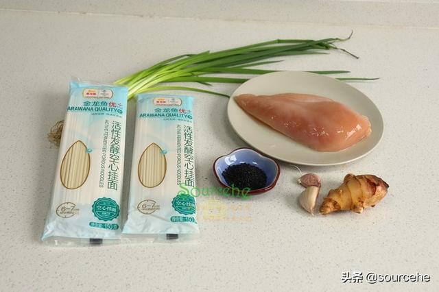 鸡丝汤面热量，荠菜鸡丝汤面的做法是什么（天冷就馋这碗面）