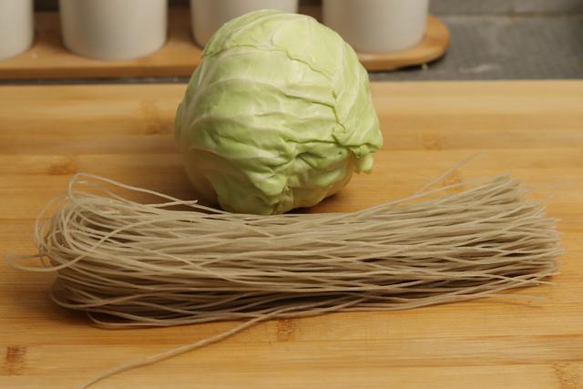 炒粉条，炒粉条不粘锅怎么炒（粉条不粘不坨更入味）