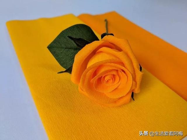 diy玫瑰花的做法，diy玫瑰花的做法简单（用纸藤DIY了一束玫瑰花送自己）