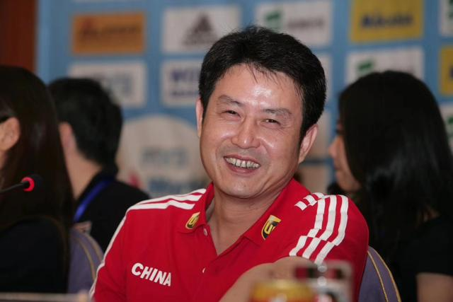 中国女排有几任教练，谁任中国女排主教练（中国女排队史主帅风云录）